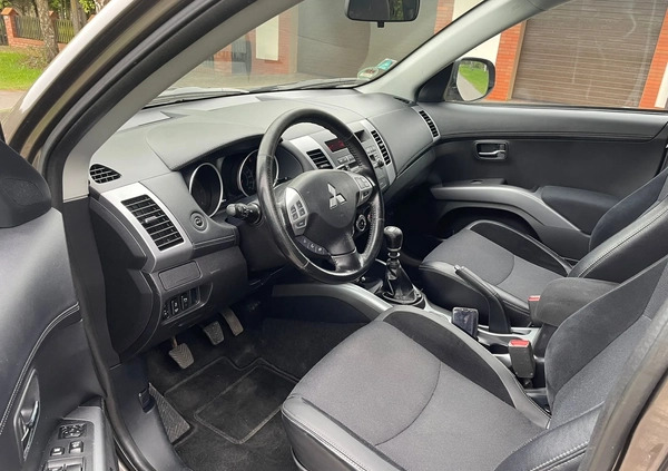 Mitsubishi Outlander cena 25900 przebieg: 285147, rok produkcji 2010 z Hrubieszów małe 106